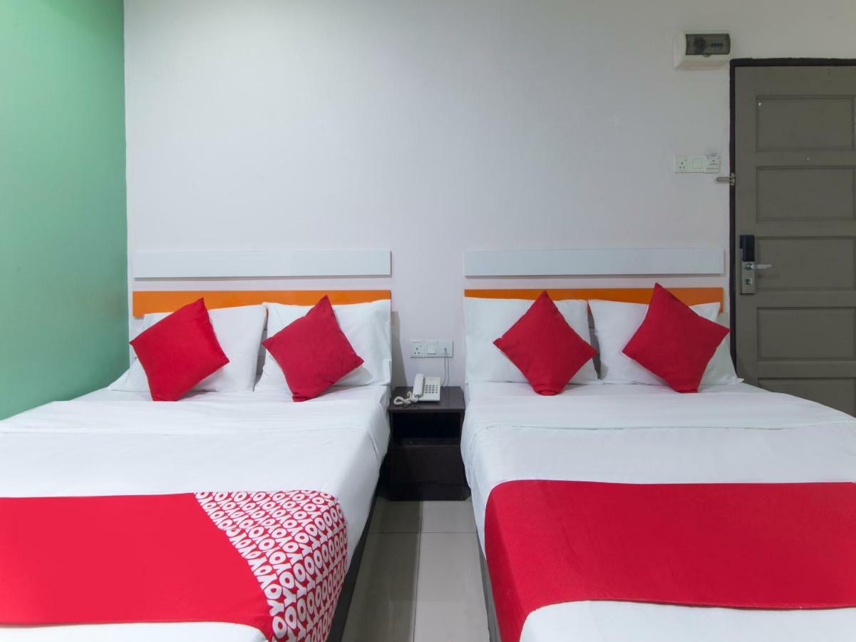 Red Orange Hotel Klang - 5 Min To Klang Town Kültér fotó